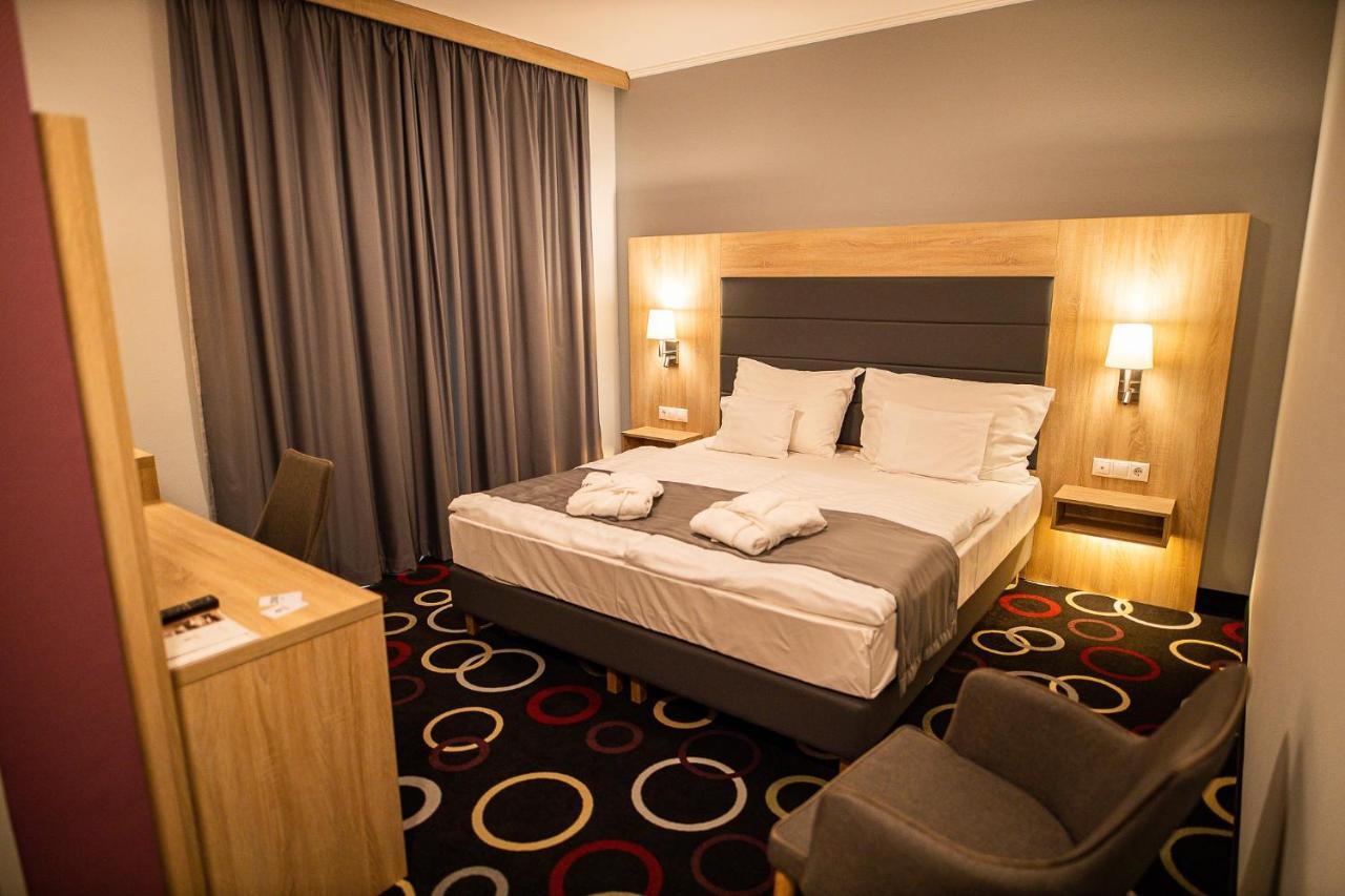 Garden Hotel Wellness és Konferencia Szolnok Extérieur photo