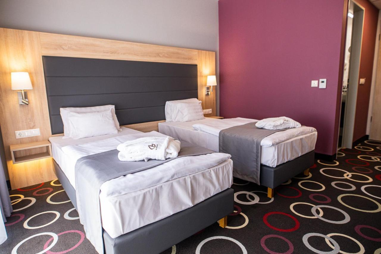 Garden Hotel Wellness és Konferencia Szolnok Extérieur photo