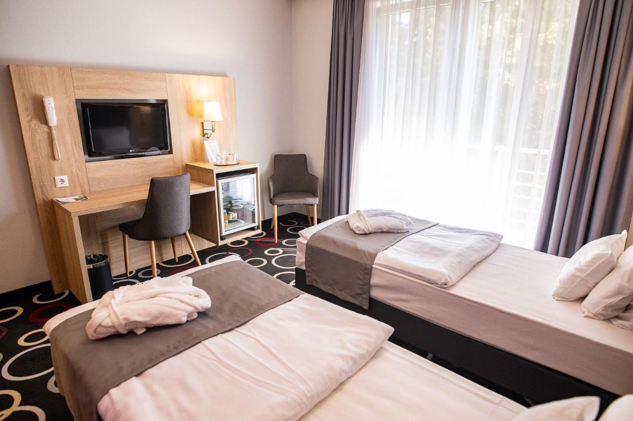 Garden Hotel Wellness és Konferencia Szolnok Extérieur photo