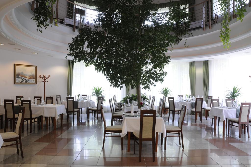Garden Hotel Wellness és Konferencia Szolnok Extérieur photo