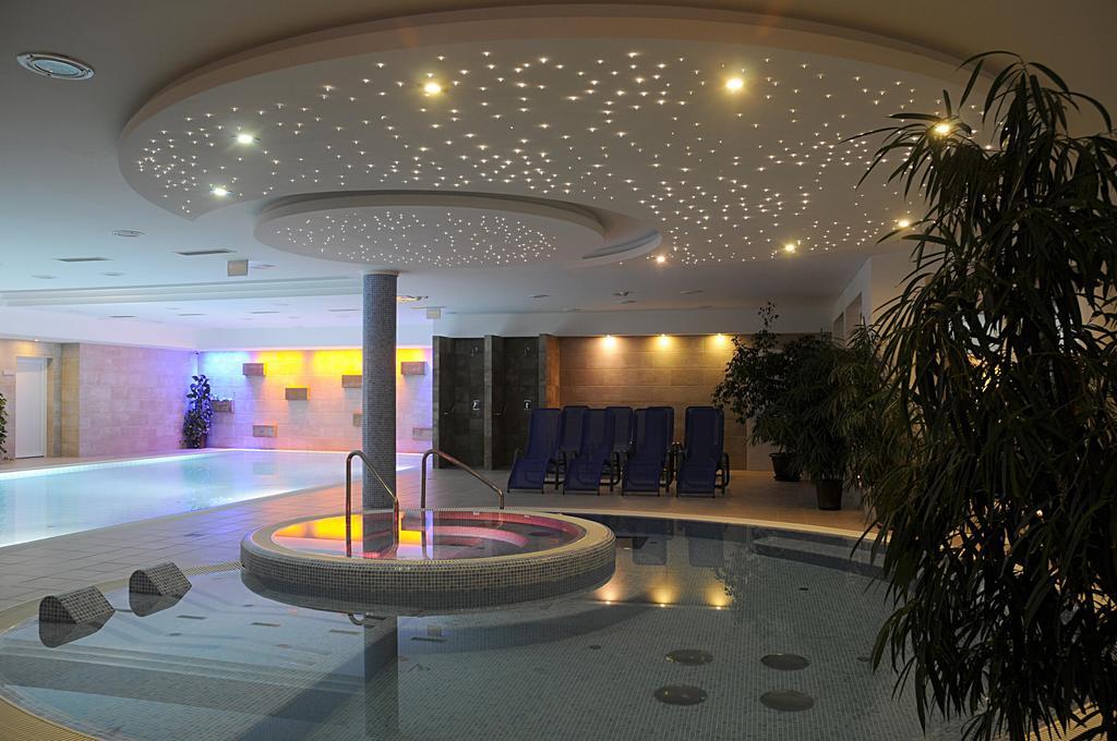 Garden Hotel Wellness és Konferencia Szolnok Extérieur photo