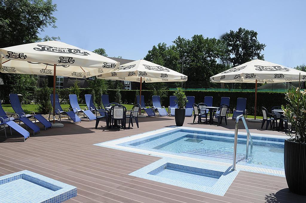 Garden Hotel Wellness és Konferencia Szolnok Extérieur photo