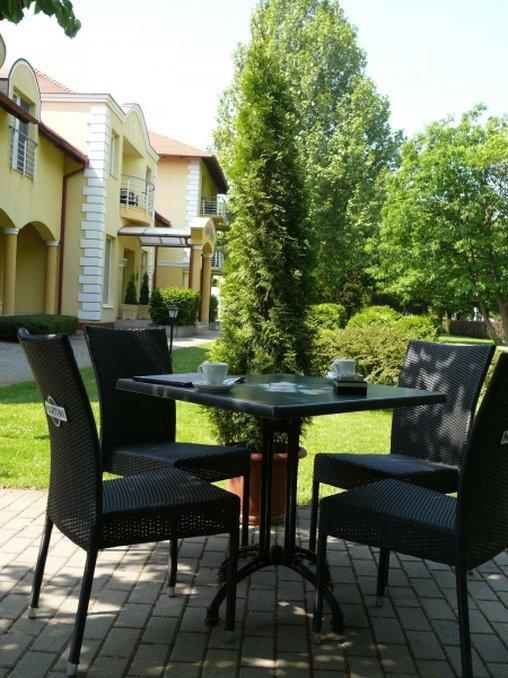Garden Hotel Wellness és Konferencia Szolnok Extérieur photo