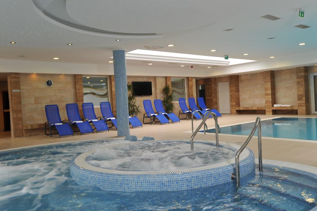 Garden Hotel Wellness és Konferencia Szolnok Extérieur photo