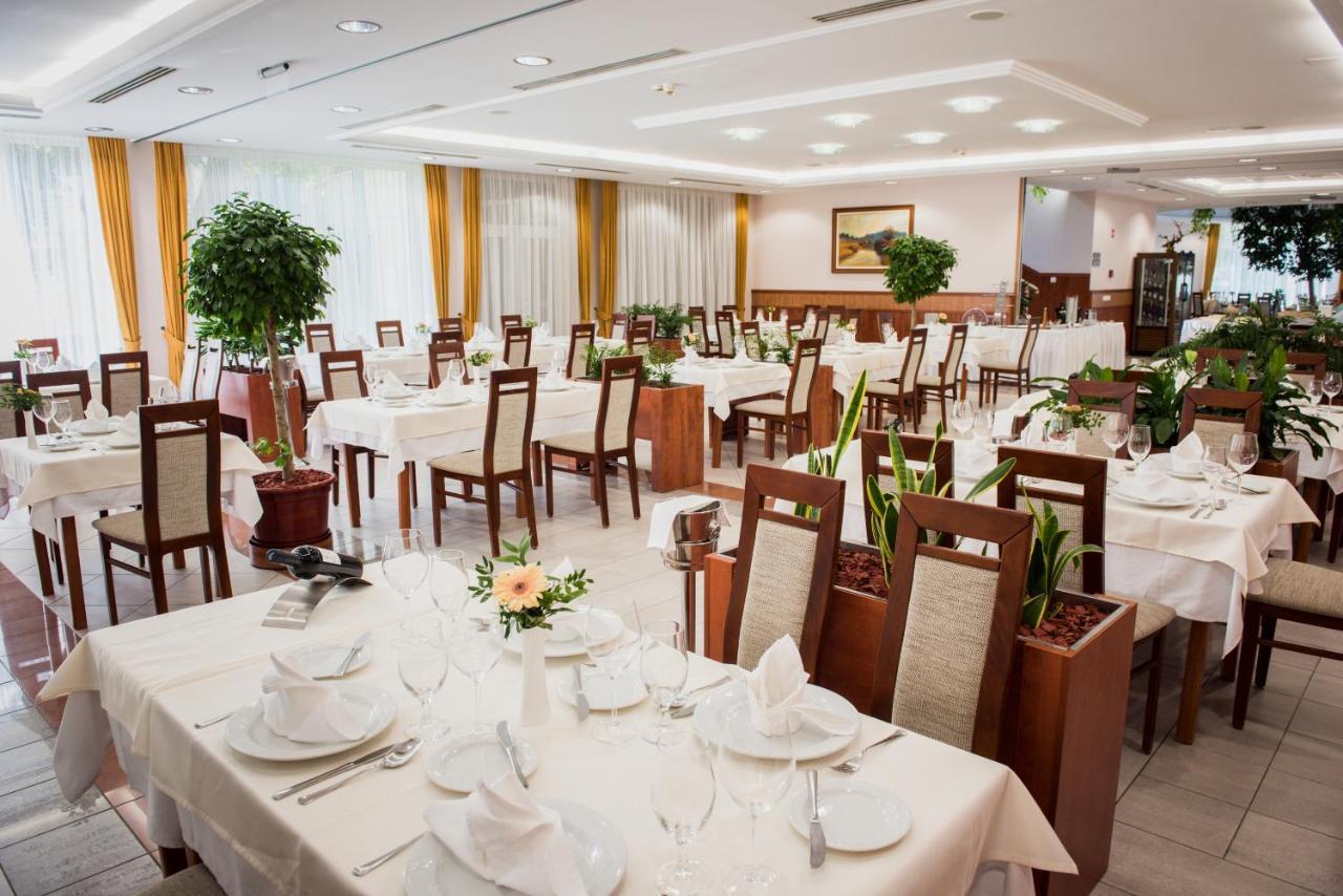 Garden Hotel Wellness és Konferencia Szolnok Extérieur photo